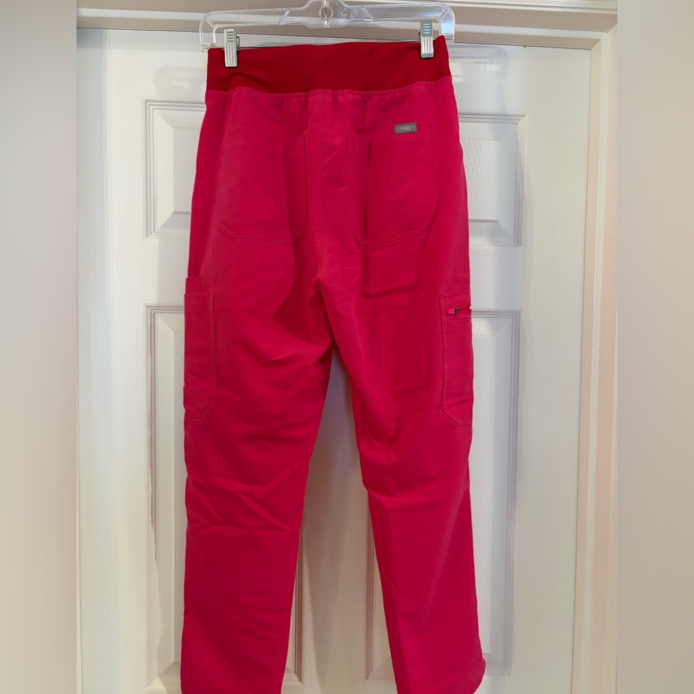 Figs Women's Shocking pink Cargo Pants